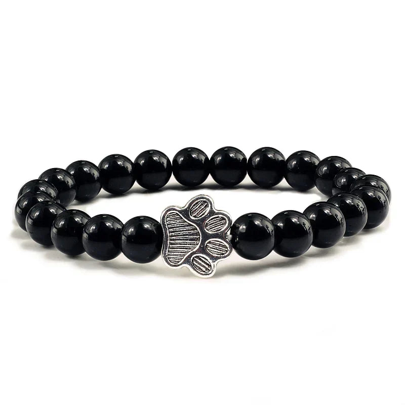 Pulsera con Perlas en Forma de Huella – Diseño de Piedra Natural