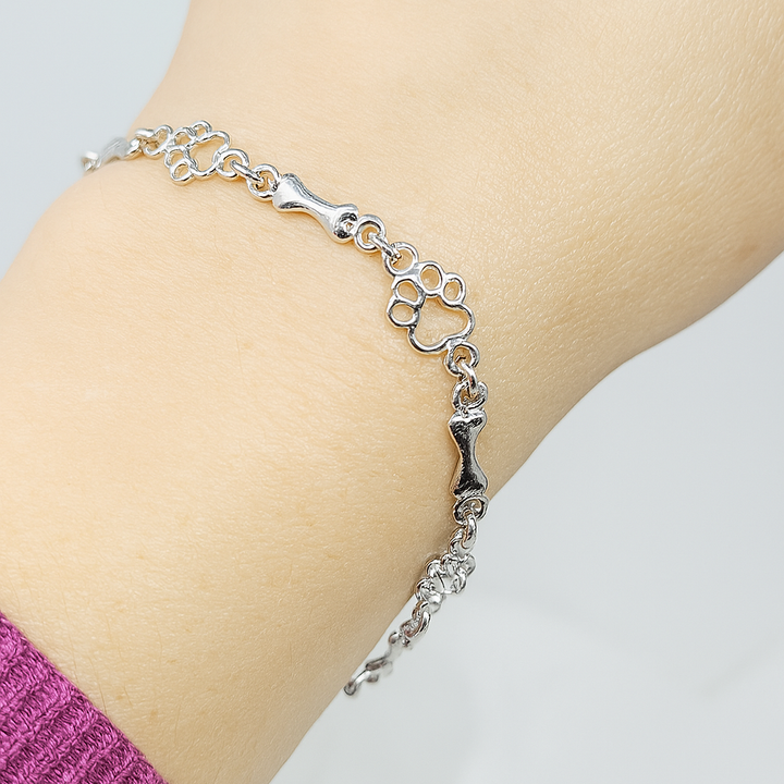 Pulsera con Patas de Perro Colgantes y Hueso de Plata Sin Tratamiento, Edición Limitada