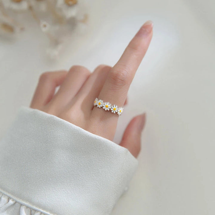 Anillo de plata en forma de margarita