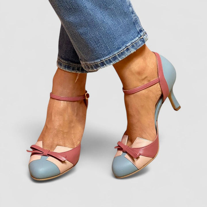 Bellarosa - Sandalias coloridas con nudo y tiras, con puntera redonda