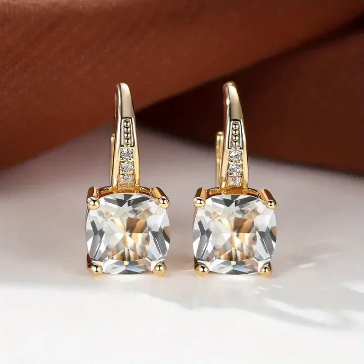 Pendientes Hoop Dorados con Piedras Misteriosas