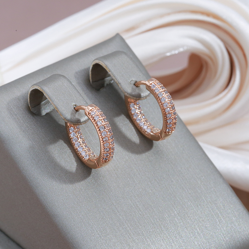 Pendientes Elegantes y Brillantes en Oro y Circonitas