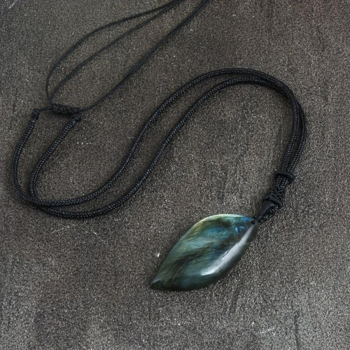 Collar Mágico de Piedra Lunar