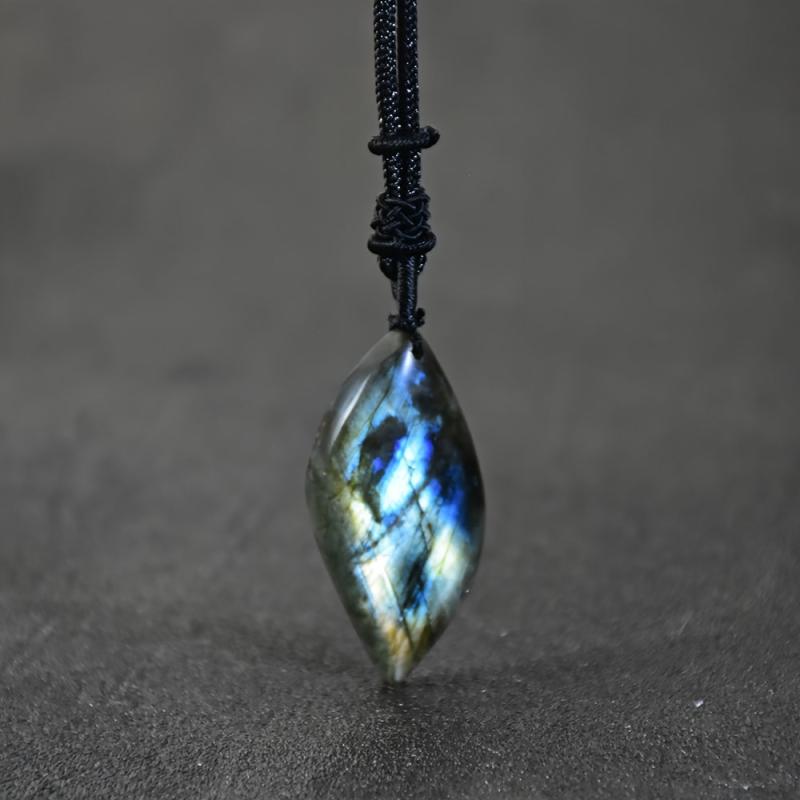 Collar Mágico de Piedra Lunar