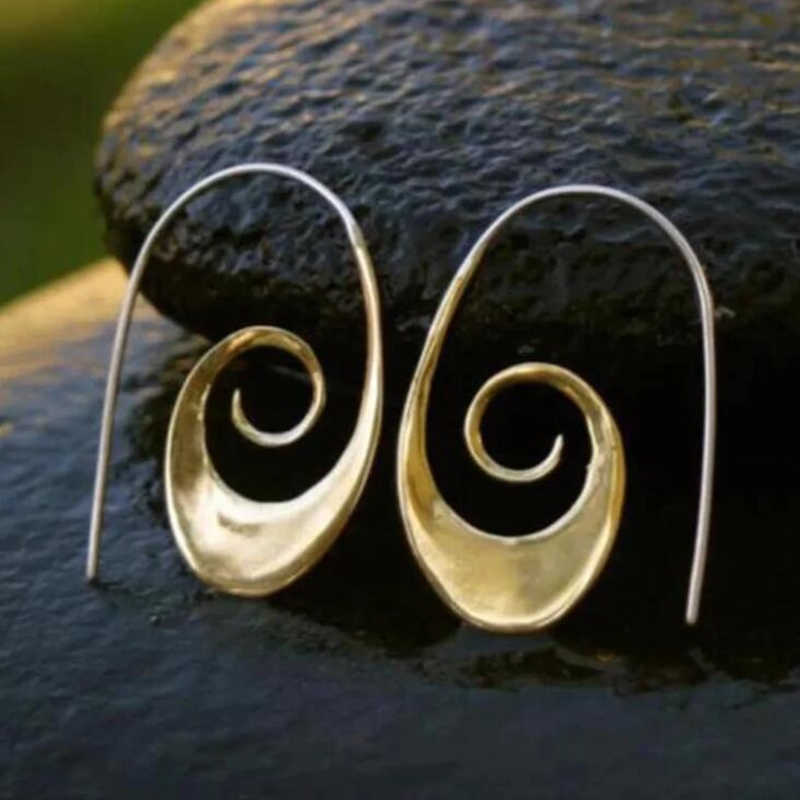 Pendientes espiralados bohemios en color dorado y plateado