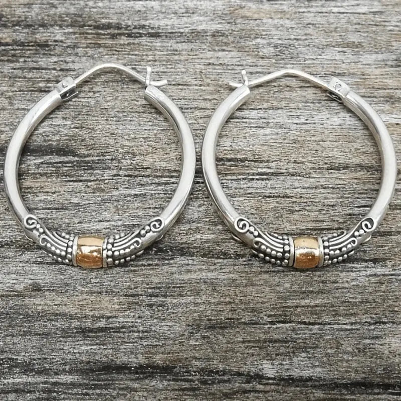 Pendientes Retro de Plata con Diseño Grabado