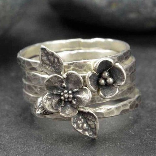Pulsera retro con flor en plata