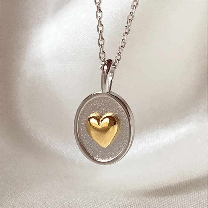 Collar de corazón retro