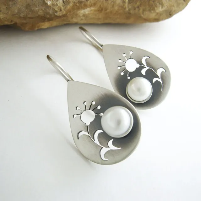 Pendientes colgantes retro con flor y margarita