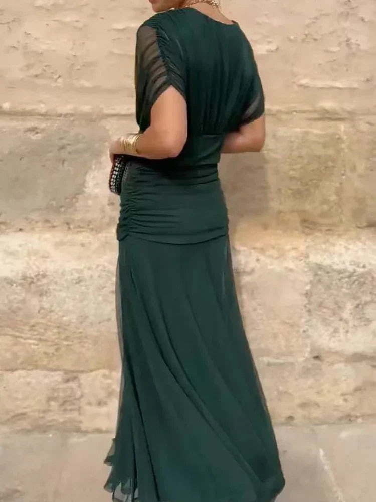 Luana - Vestido elegante con escote en V