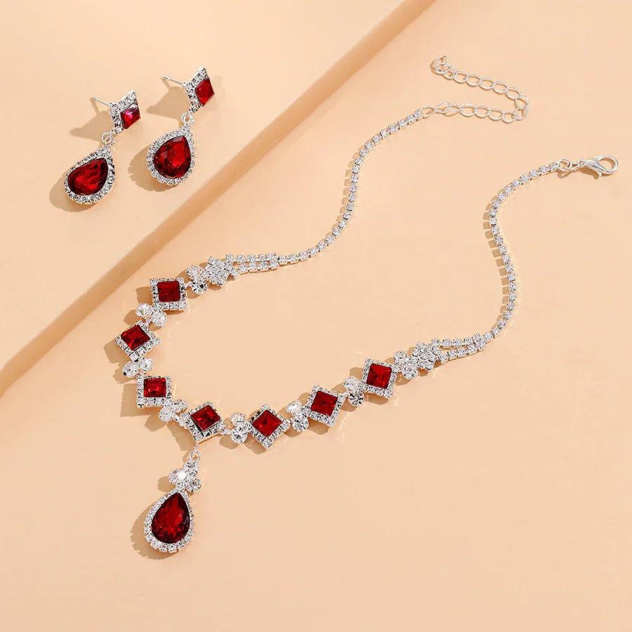 Conjunto Gota Roja – Collar y Pendientes Colgantes