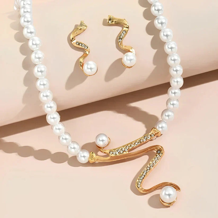 Conjunto de Collar y Pendientes de Perlas Naturales